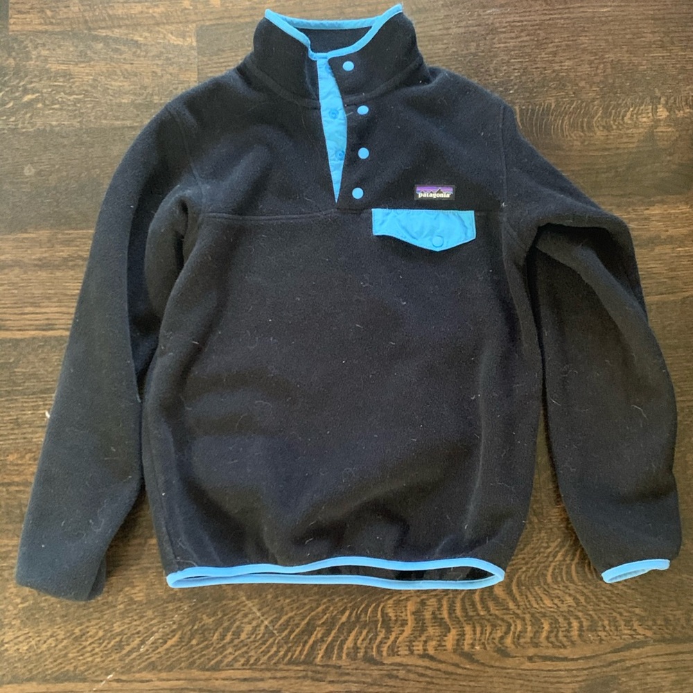 Black and blue Patagonia half button